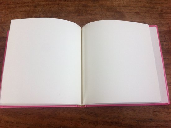 Roze poeziealbum met kat