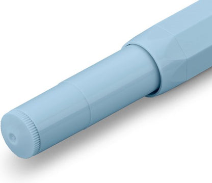 Kaweco - Cadeauset - 4delig - Kaweco Vulpen COLLECTION Sport fountain pen - Mellow Blue - Breed - Nostalgic Octagonal Clip Chrome - Zwart Vintage blikje - Doosje Royal Blue - Doosje zwarte Vullingen