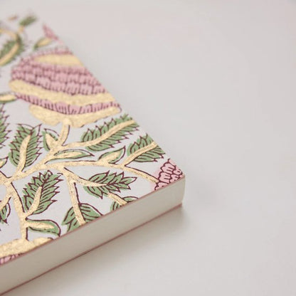 Paper Mirchi - Blokgedrukt Gelijnd Notitieboek (A5) - Marigold Glitz Blush