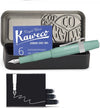 Kaweco - Cadeauset - 4delig - Kaweco Vulpen COLLECTION Sport fountain pen - Smooth Sage - Fine - Nostalgic Octagonal Clip Chrome - Zwart Vintage blikje - Doosje Royal Blue - Doosje zwarte Vullingen